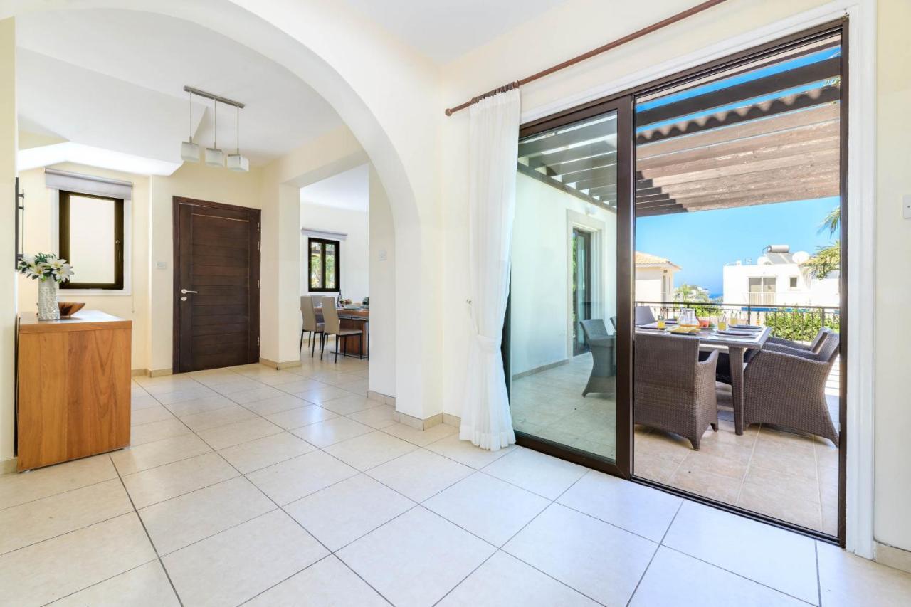 Protaras Centro Villa Bagian luar foto