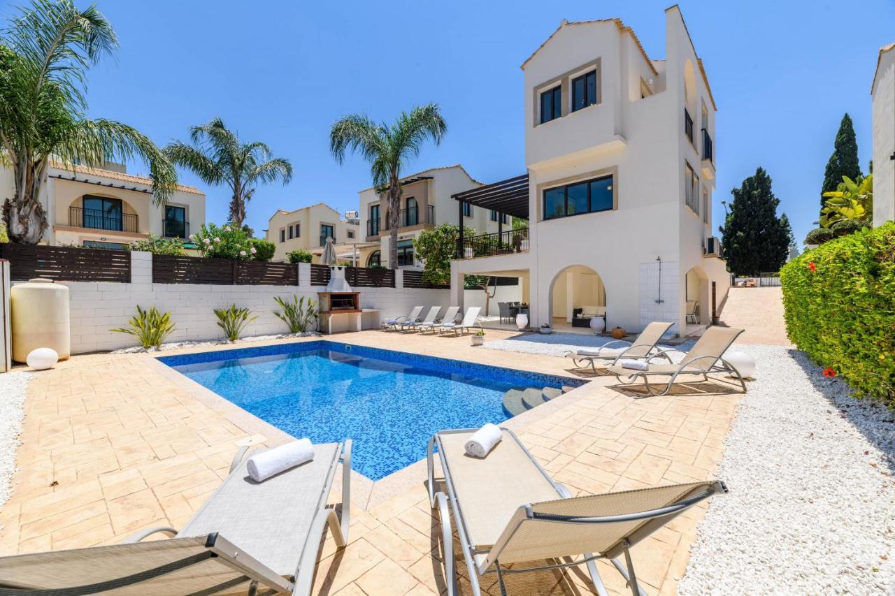 Protaras Centro Villa Bagian luar foto