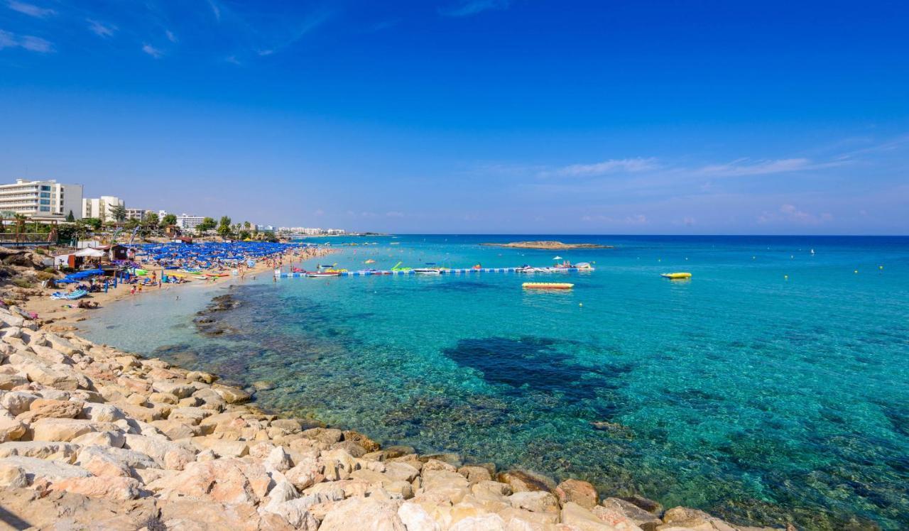 Protaras Centro Villa Bagian luar foto